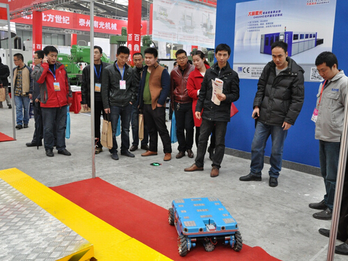 星空平台app参加2015中国西部国际装备制造业博览会-展会现场-3.jpg