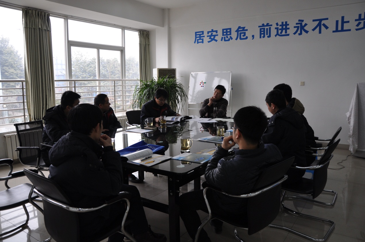 中航工业成飞集团工程师一行到访星空平台app公司-2.jpg